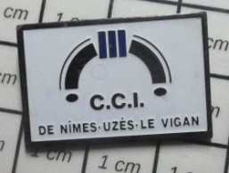 721  Pin's Pins / Beau Et Rare / ADMINISTRATIONS / CCI DE NIMES UZES LE VIGAN - Administration