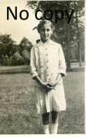 PHOTO FRANCAISE - SIMONE STERN AU BLUE STAR COTTAGE A CHANTILLY PRES DE LAMORLAYE OISE GUERRE 1914 1918 - Places