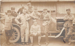 Militaria -  Carte Photo - Automobile - Soldats - Material