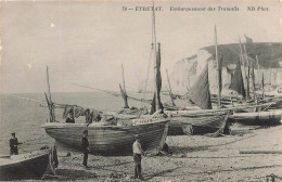 FRANCE - Etretat - Embarquement Des Tramails - Carte Postale Ancienne - Etretat