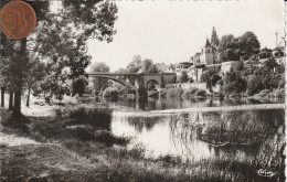 86 -  Carte Postale Semi Moderne De LA ROCHE POSAY     Les Bords De La Creuse - La Roche Posay