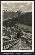 AK St. Moritz-Dorf, Chantarella-Corviglia-Bahn Fährt Den Berg Hinauf  - Autres & Non Classés