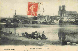 54 - Pont à Mousson - La Moselle - Animée - Laveuses - Lavandières - CPA - Oblitération Ronde De 1910 - Voir Scans Recto - Pont A Mousson