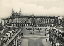 54 - Nancy - La Place Stanislas - Animée - Carte Dentelée - CPSM Grand Format - Voir Scans Recto-Verso - Nancy