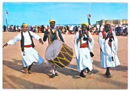 CPSM / CPM 10.5 X 15 Tunisie DJERBA  Folklore à Houmt Souk   Musiciens Et Danseur Sur La Plage - Tunesien