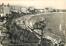 06 - Cannes - Vue D'ensemble Sur La Plage Et La Croisette - Carte Dentelée - CPSM Grand Format - Etat Pli Visible - Voir - Cannes