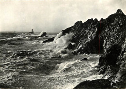 29 - Pointe Du Raz - La Pointe Par Mauvais Temps - Effet De Vagues - CPSM Grand Format - Voir Scans Recto-Verso - La Pointe Du Raz