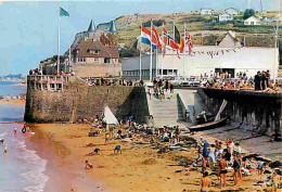 14 - Arromanches - La Place Du 6 Juin Et Le Musée - Drapeaux - Carte Neuve - CPM - Voir Scans Recto-Verso - Arromanches