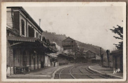 CPSM 30 - MOLIERES - Molières - La Gare - TB PLAN Intérieur CHEMIN DE FER VOIES QUAI ANIMATION WAGONS + USINE - Sonstige & Ohne Zuordnung