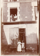 Photographie Photo Vintage Snapshot Fenêtre Window Maison Immeuble - Anonieme Personen