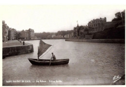 Saint Valery En Caux.Une Embarcation Aux écluses. - Saint Valery En Caux