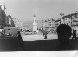 Photographie Photo Vintage Snapshot Europe Voiture Camion - Lugares