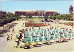 Mitte Berlin Blick Zum Palast Der Republik über Springbrunnen-anlage 1981 - Mitte