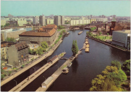 Ansichtskarte Berlin Mühlendammschleuse Von Oben 1981 - Altri & Non Classificati