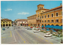 Cervia: INNOCENTI A40, FORD CORTINA, FIAT 600,500, OPEL REKORD P1 CARaVAN, VW 1200 KÄFER/COX -Piazza Garibaldi- (Italia) - PKW