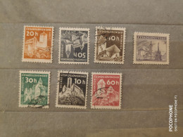 Czechoslovakia	Architecture  (F96) - Used Stamps