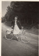 Photographie Photo Vintage Snapshot Vélo Bicyclette Bicycle Cycliste  - Sonstige & Ohne Zuordnung