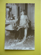 NOS ARTISTES DANS LEUR LOGE  SARAH BERNHARDT   NON ECRITE   BON ETAT - Artiesten