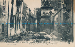 R028612 Guerre. Battle Of The Aisne. A Village Near Soissons. Levy Fils - Monde