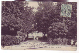 77 - LA FERTE GAUCHER - JARDIN De L'HÔTEL De VILLE - ANIMÉE - - La Ferte Gaucher