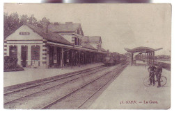 45 - GIEN  - LA GARE - ANIMÉE - - Gien