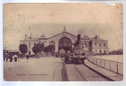 44 - NANTES - LA GARE D'ORLEANS - LOCOMOTIVE - ANIMÉE - - Nantes