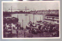 13 - MARSEILLE - LE VIEUX PORT - AUTOMOBILE - ANIMÉE - - Puerto Viejo (Vieux-Port), Saint Victor, Le Panier