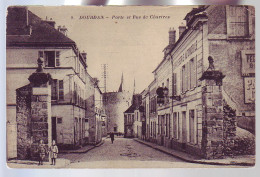 91 - DOURDAN - PORTE Et RUE De CHARTRES - ANIMÉE  - - Dourdan