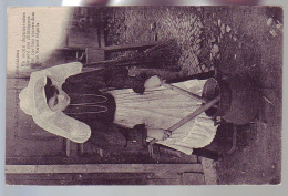 87 - EN LIMOUSIN - JEUNE FILLE EN COSTUME - LA CHATAIGNE DU LIMOUSIN - - Otros & Sin Clasificación