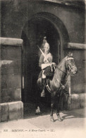 ROYAUME UNI - London - A Horse Guard - LL - Animé - Carte Postale Ancienne - Other & Unclassified