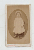 Guingamp. Enfant Avec Coiffe.  CDV Le Michel  Fin XIXeme. - Europe