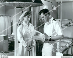 Bn7 Foto Originale Dirk Bogarde Brigitte Bardot  Personaggi Famosi Movie Cinema - Other & Unclassified