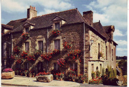 (56). Rochefort En Terre. 1537 Maison Aux Géranium & 1551 (2) - Rochefort En Terre