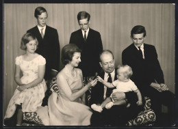 AK Die Fürstliche Familie Von Liechtenstein  - Liechtenstein