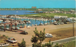 ETATS-UNIS - Cape May Harbor Utsch's Dock In Foreground - Cape May - New Jersey - Voitures - Bateaux - Carte Postale - Otros & Sin Clasificación