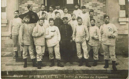 MELUN  -  Carte-photo  - 31e D'Infanterie - La 1ere Section Du Peloton Des Dispensés - Kazerne