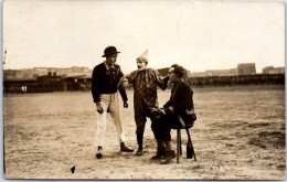 THEMES - CIRQUE - CARTE PHOTO - Trois Clowns (a Identifier) - Circus