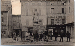 84 ORANGE - Place De La Mairie, Statue Rainband  - Orange