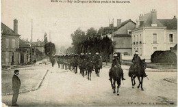 MELUN  -  Défilé Du 1er Régiment De Dragons Pendant La Manoeuvre - Kasernen