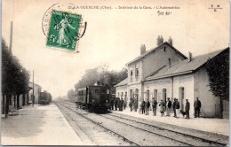 18 LA GUERCHE - Interieur De La Gare, Une Automotrice - La Guerche Sur L'Aubois