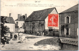 18 HENRICHEMONT - Le Centre Du Village, Vieille Maison  - Henrichemont