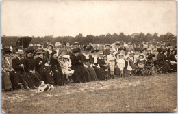 51 MOURMELON LE GRAND - CARTE PHOTO - Foule Sur Un Terrain  - Mourmelon Le Grand