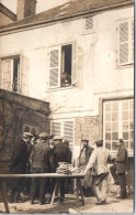 51 EPERNAY - CARTE PHOTO - Groupe D'homme Dans Une Coure - Epernay