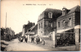 76 MESNIL VAL - La Rue De La Mer  - Mesnil-Val
