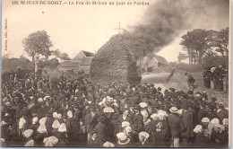 29 SAINT JEAN DU DOIGT - Le Feu De Saint Jean Lors Du Pardon  - Saint-Jean-du-Doigt