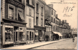 60 CLERMONT - Vue De La Rue De La Republique. - Clermont