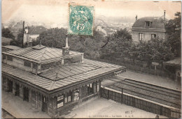 92 SURESNES - Vue De La Gare.  - Suresnes