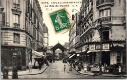 92 LEVALLOIS PERRET - La Rue Du Marche. - Levallois Perret