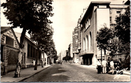 92 ISSY LES MOULINEAUX - Salle Des Fetes Et La Poste. - Issy Les Moulineaux