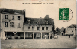 80 LE CROTOY - La Place Jeanne D'arc Et Le Kursaal  - Le Crotoy